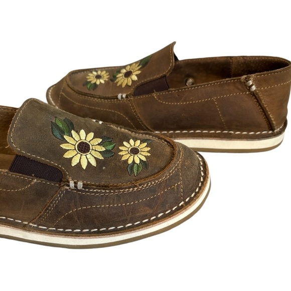 Rank 45 Sunflower Embroidered Tan Nubuck
Leather Moc Toe Slip-on Loafers Sz 6.5 - Picture 2 of 9